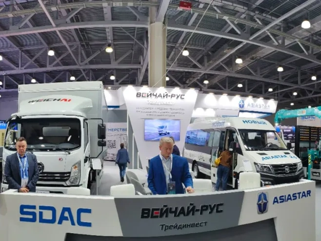 Weichai YAXING predstavlja prilagođeni međugradski autobus Eurise 2.0 na COMv...